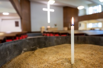 Kerzenbecken in der Pauluskirche